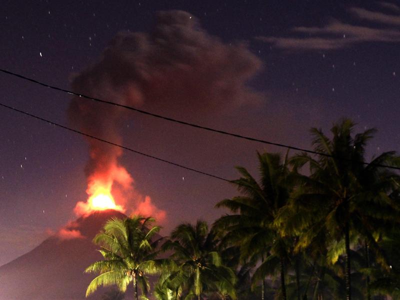 Nach Aschewolke Vulkanalarm in Indonesien