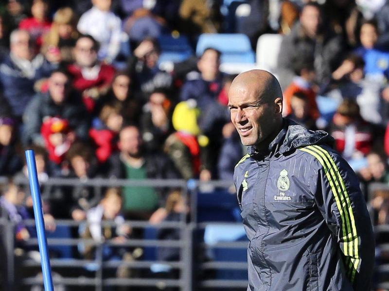 Rund 6000 Fans beim ersten Real-Training unter Zidane