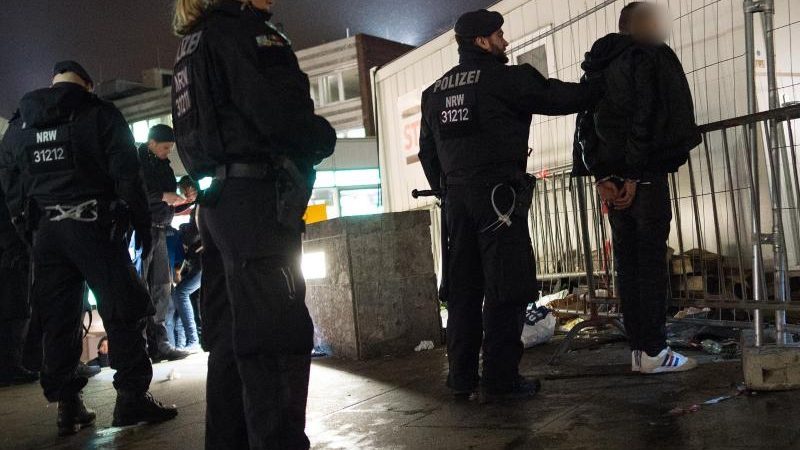 Köln: Verurteilter Silvester-Sex-Täter will bleiben – Hassan alias Mustafa T. kämpft gegen Abschiebung
