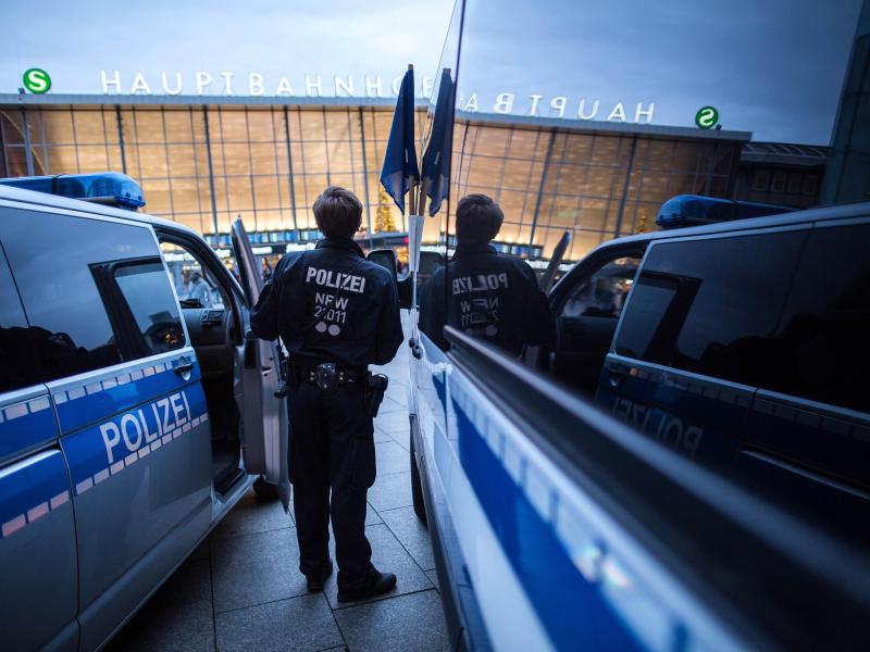 In Köln verletzten Unbekannte mehrere Ausländer