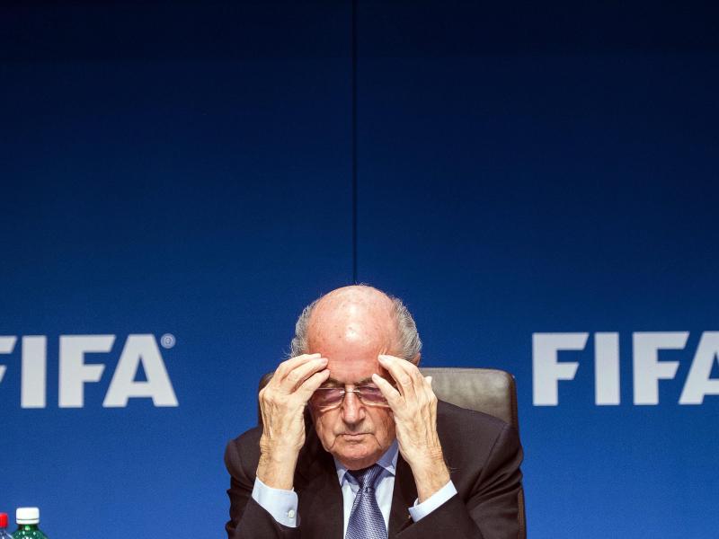 FIFA kürzt Vergütungen von Blatter