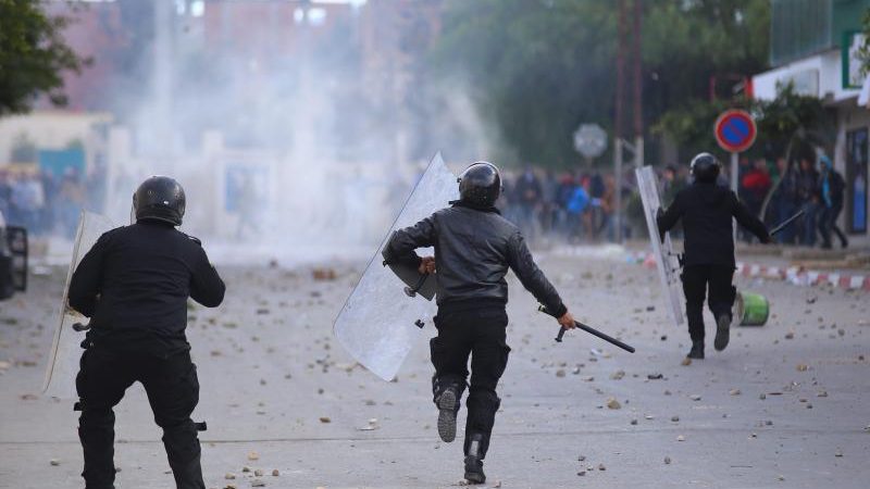 Mehr als 260 Festnahmen nach Unruhen in Tunesien