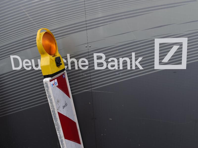 Moody’s stuft Deutsche Bank ab