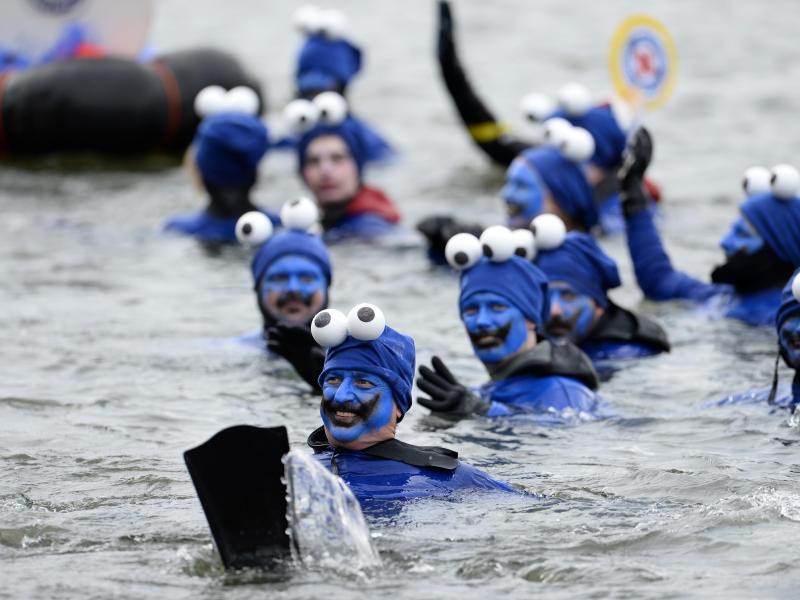 Eiskaltes Vergnügen – mehr als 2000 Donauschwimmer