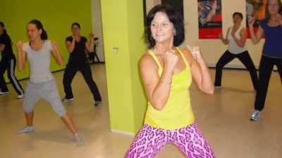 Sich schnell bewegen und Spaß haben – Zumba