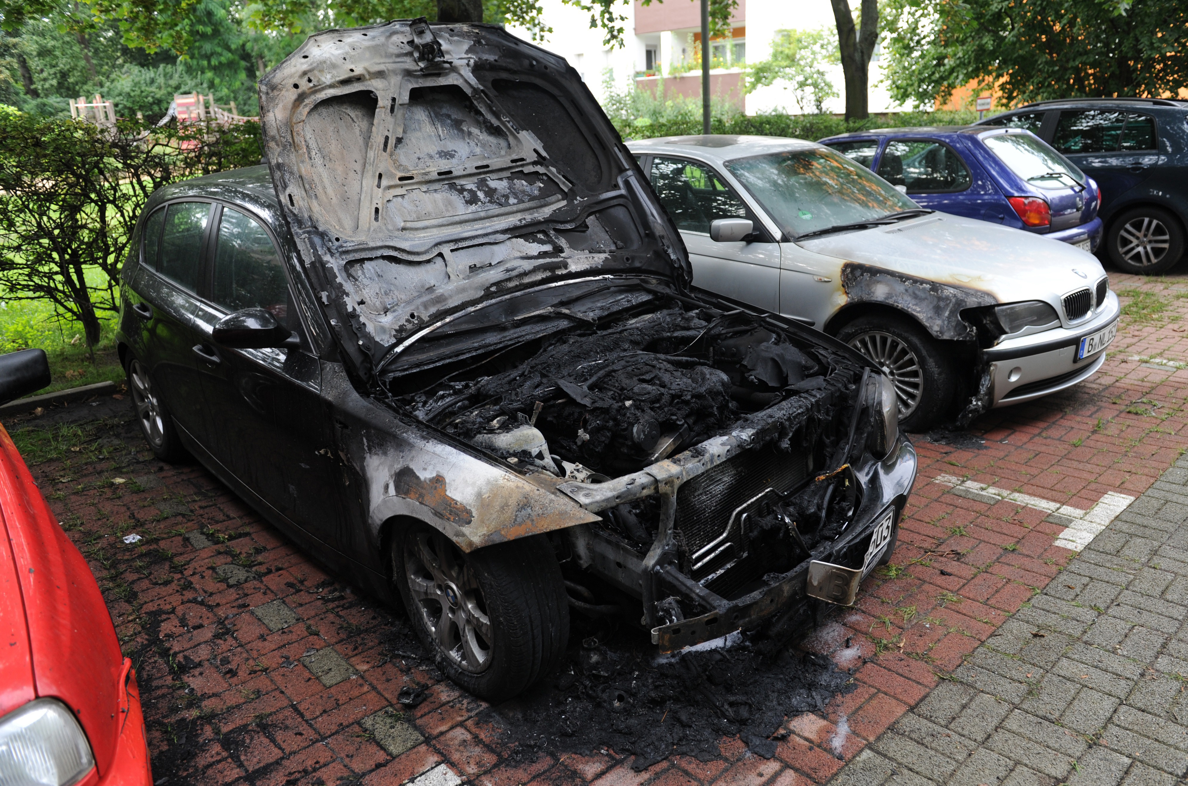 Berlin: Linksextreme zerstören 30 Autos in einer Nacht