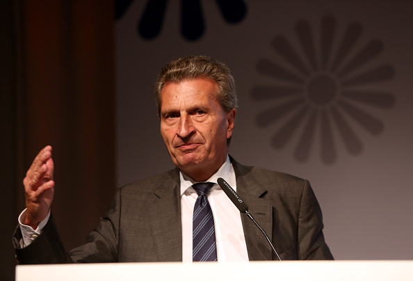 Oettinger gegen AfD: Würde mich erschießen, wenn Petry meine Frau wäre