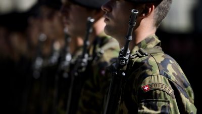 Schweiz mobilisiert Armee zum Schutz der Grenze