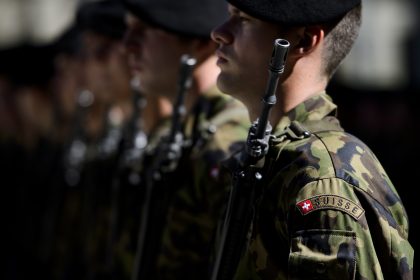 Schweiz mobilisiert Armee zum Schutz der Grenze