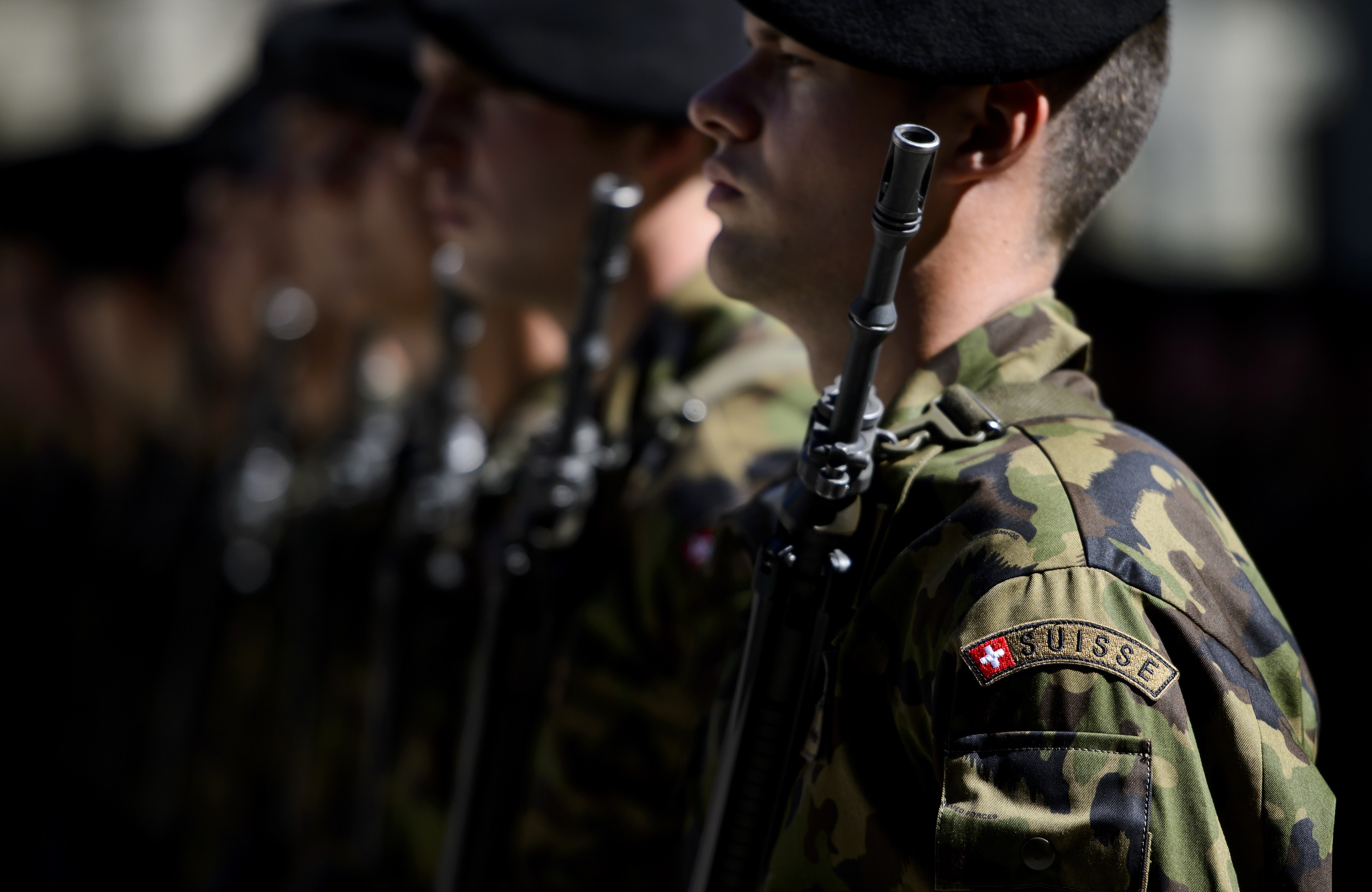 Schweiz mobilisiert Armee zum Schutz der Grenze