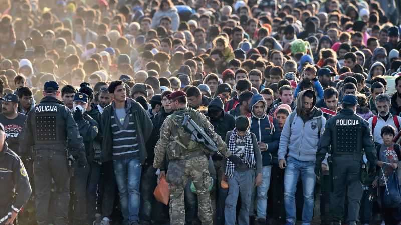 Umfrage: Jeder Vierte für Waffengewalt gegen Flüchtlinge um Grenzübertritt zu verhindern