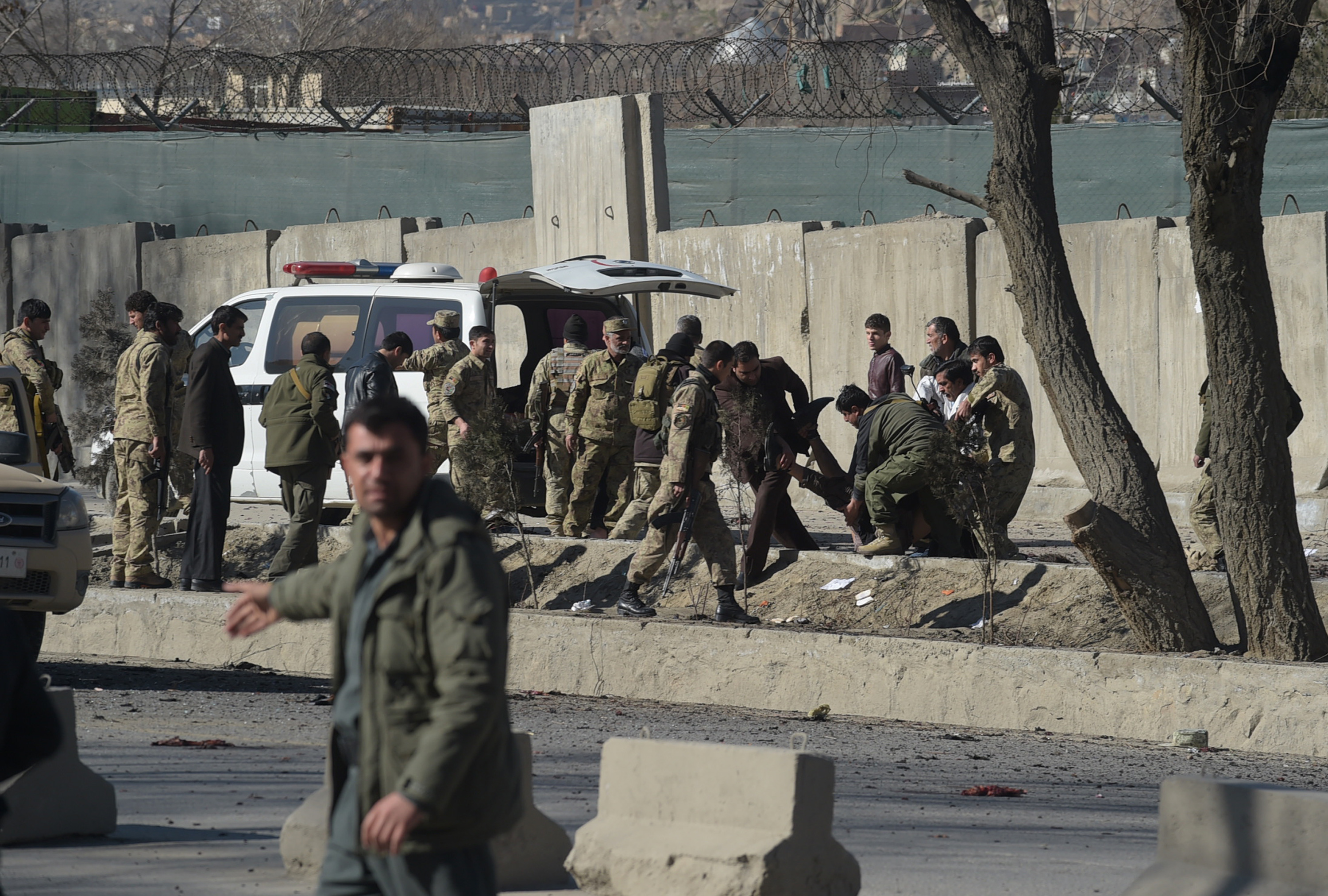 Selbstmordanschlag vor Polizeistation in Kabul: Mindesten 10 Tote