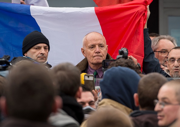 Nach Demo-Verbot: Polizei trieb „Pegida“ von Calais gewaltsam auseinander (VIDEO)