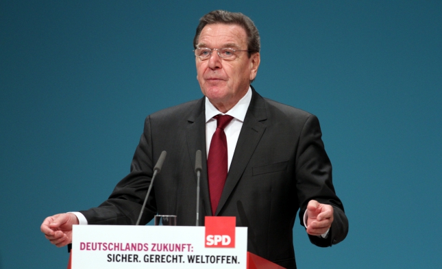Altkanzler Schröder will mehr Investitionen in Bildung
