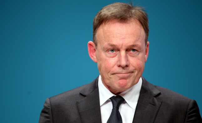 Oppermann verurteilt Seehofer-Attacke auf Merkel