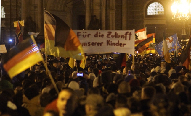 3.200 bis 4.300 Menschen bei Pegida-Demo in Dresden