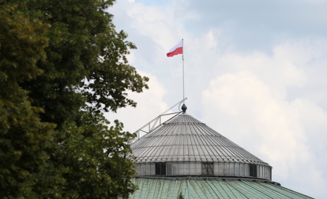Polens Regierungschefin Szydlo verteidigt umstrittene Reformen
