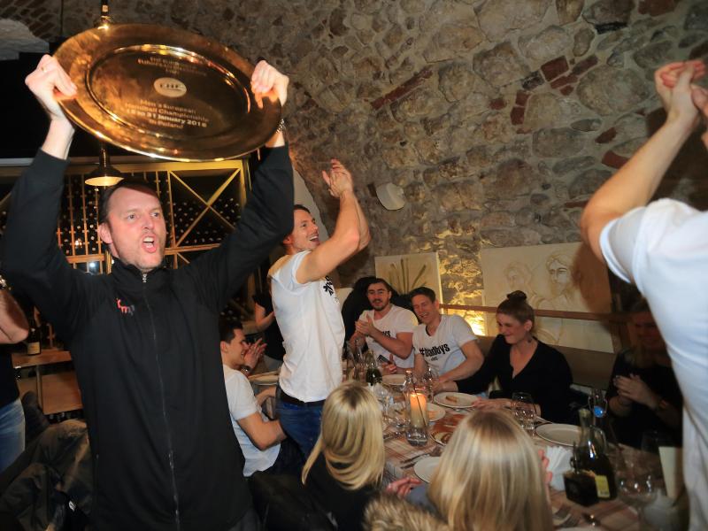 Titel-Party: Handballer wollten Bier statt Burger