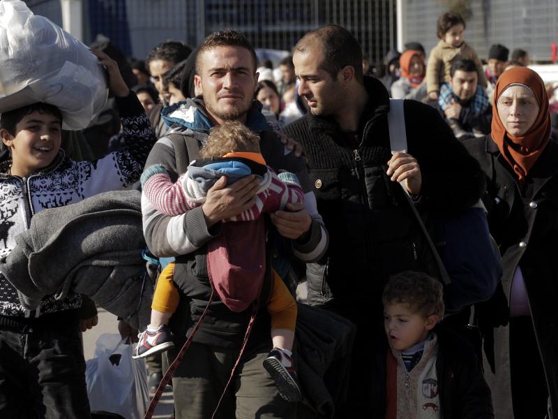 Kein Ende des Flüchtlingsstroms: Tausende Einwanderer auf der Balkanroute unterwegs