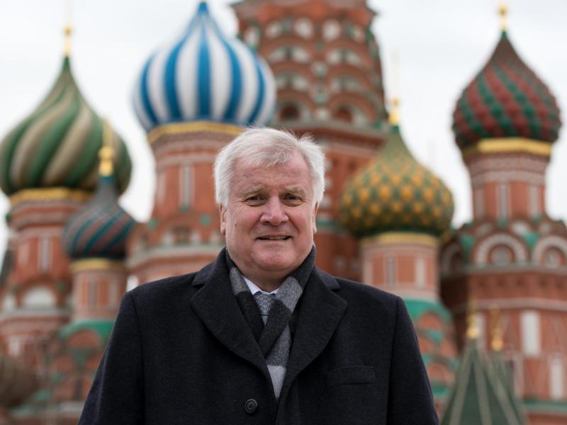 Kremlsprecher in Moskau: Kreml hofft nach Seehofer-Besuch auf weiteren Dialog