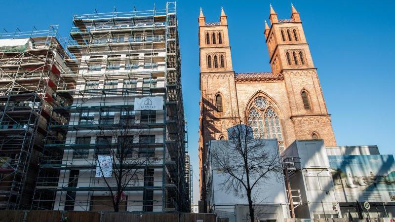 «Zerstörung mit Ansage» – Sorge um Schinkel-Kirche in Berlin + Fotogalerie
