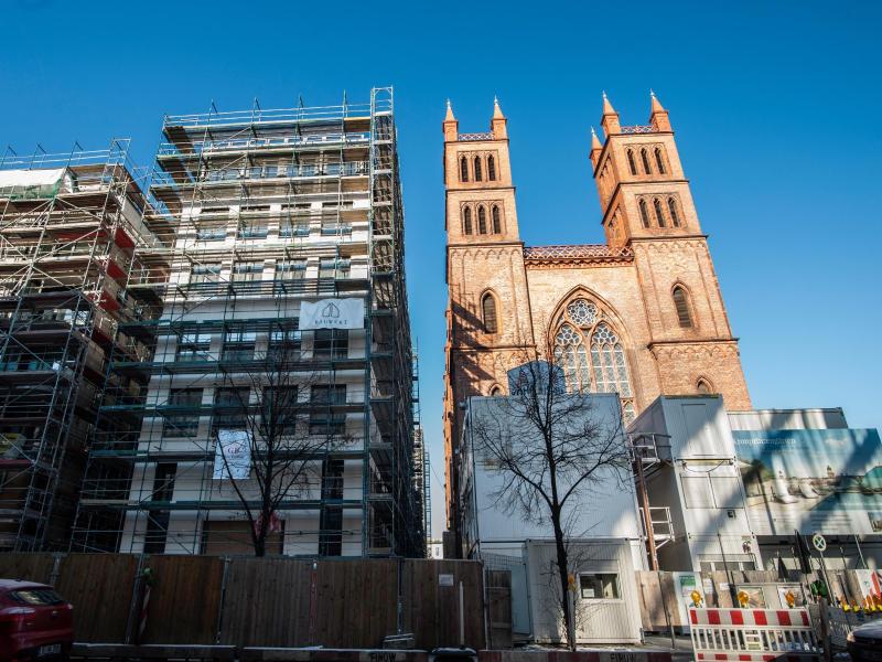 «Zerstörung mit Ansage» – Sorge um Schinkel-Kirche in Berlin + Fotogalerie