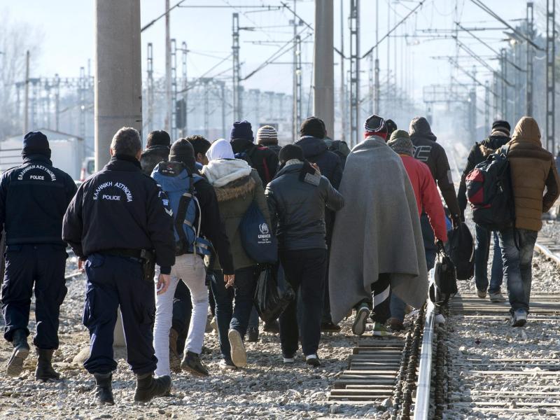 Zehntausende Migranten in Griechenland angekommen – Schleuser machen „gute Geschäfte“