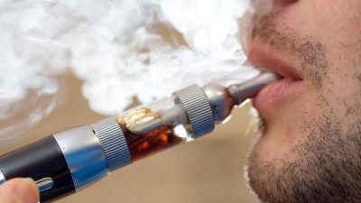 E-Zigaretten: Vaping erzeugt tödliche Gase und beeinflusst Herzschrittmacher