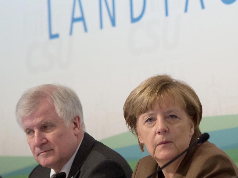 Seehofer unterstellt Merkel «Herrschaft des Unrechts»