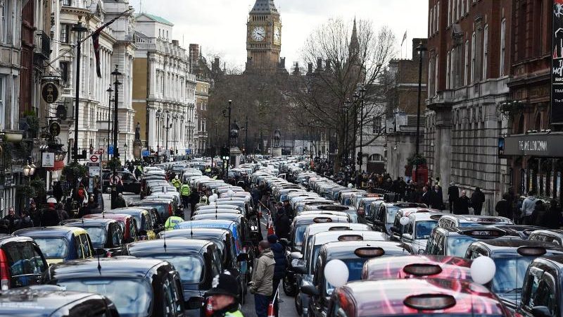 Chaos in London: Taxifahrer gegen Uber