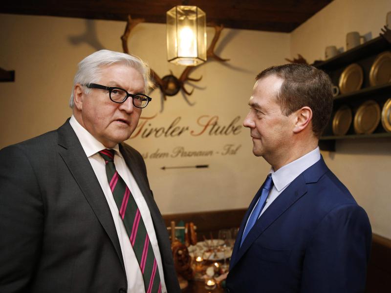 Diskussion um Kriegs-Aussage – Steinmeier: Medwedews Äußerung wird missverstanden