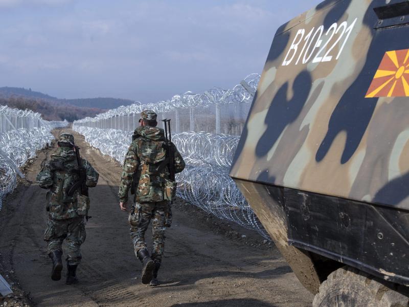 Flüchtlinge stoßen auf Balkanroute auf geschlossene Grenzen