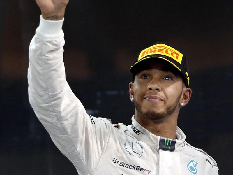 Weltmeister Hamilton eröffnet Tests in Barcelona