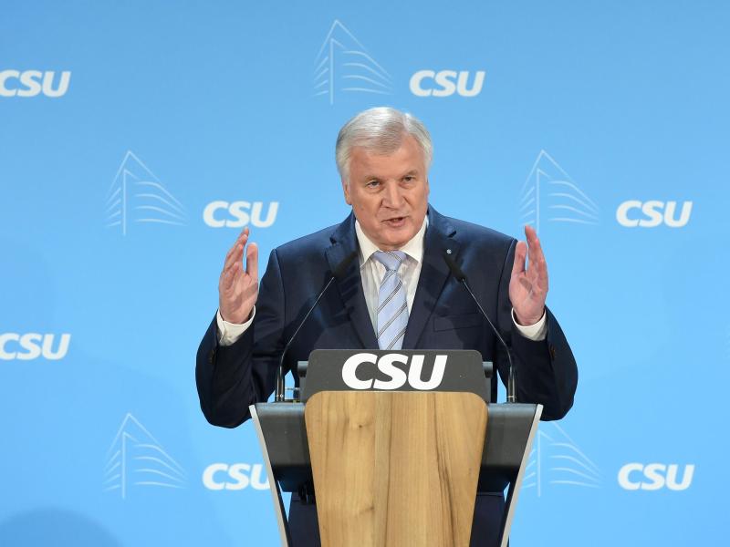 Bayern diskutiert Verfassungsklage gegen Flüchtlingspolitik