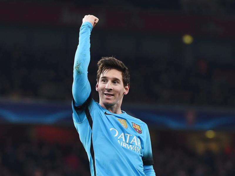 Premiere für Barça dank Messis erster Tore gegen Cech