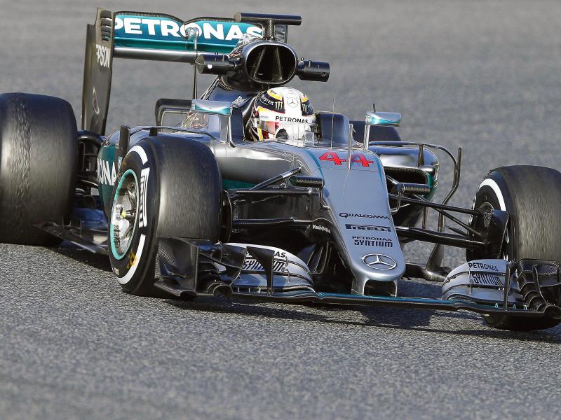 Ferrari zunächst vorn – Mercedes testet neue Nase