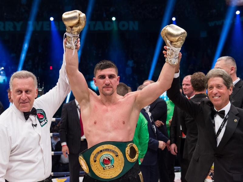 Boxer Huck erneut Weltmeister: K.o.-Sieg über Afolabi