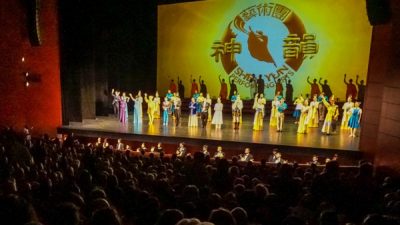 „Man kann viel nachdenken über das Leben, die Welt und die große Weisheit in Shen Yun“