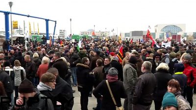 Livestream: Gegen Merkel-Politik: Großdemonstration am Berliner HBF