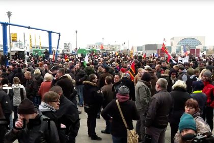 Livestream: Gegen Merkel-Politik: Großdemonstration am Berliner HBF