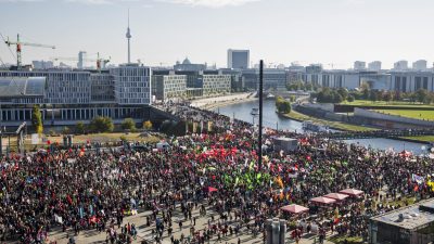 Live-Ticker: Großdemonstration gegen Merkel-Politik heute am Berliner HBF