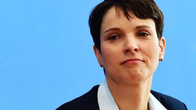 Petry stellt Zusammenarbeit mit AfD-Pressesprecher ein