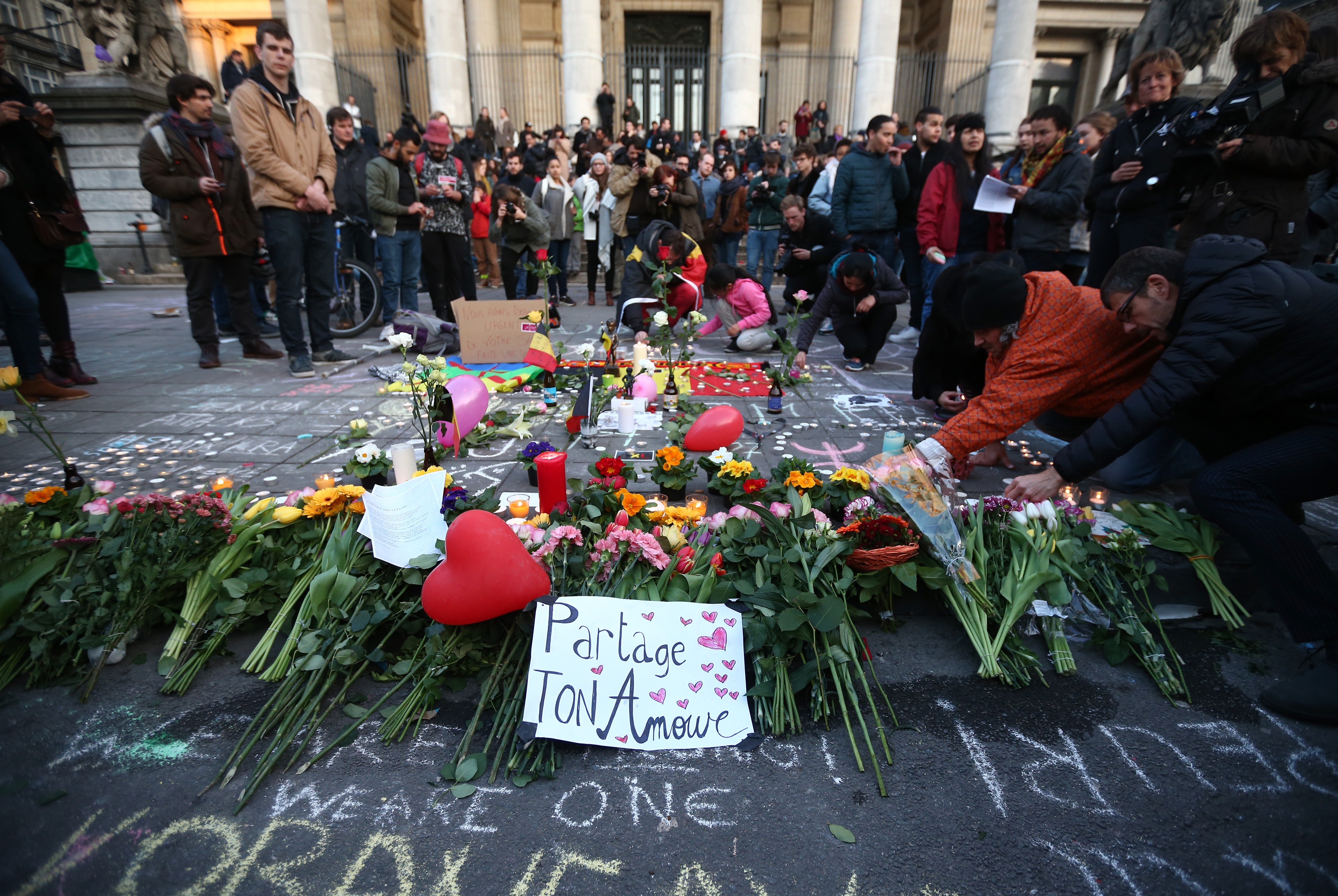 Belgien: Ermittler finden IS-Flagge und Sprengstoff bei Razzia