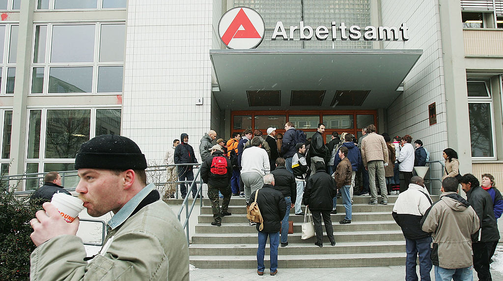 Jobcenter nutzten Millionen Euro für eigene Ausgaben, die für Arbeitslose gedacht waren