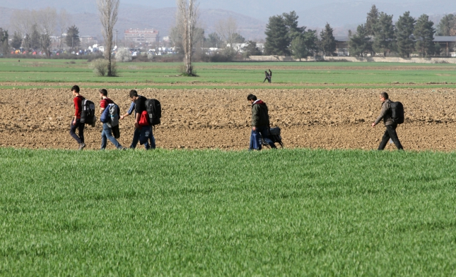 Brok erwartet von EU-Türkei-Abkommen drastische Reduzierung der Flüchtlingszahlen
