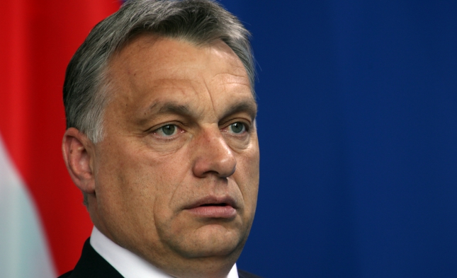 Tsipras greift Orbán scharf an