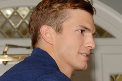 Ashton Kutcher ist früheres Party-Leben manchmal peinlich
