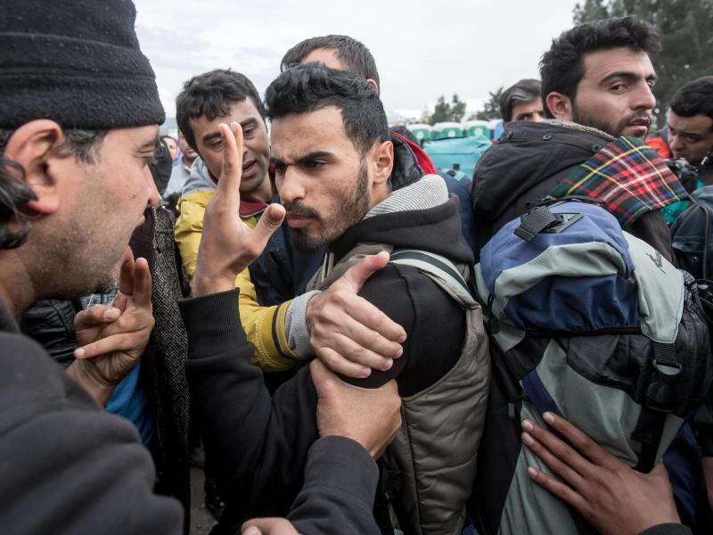 EU-Kommissar vor dem EU-Türkei-Gipfel: Flüchtlingskrise ohne Türkei nicht lösbar