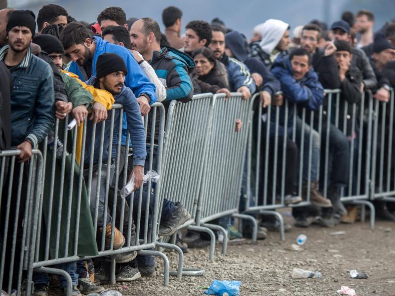 Flüchtlinge: Griechischer Gouverneur will Notstand ausrufen