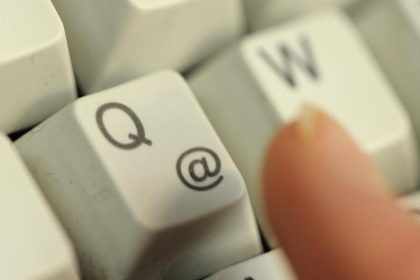 Erfinder der E-Mail-Adresse mit @-Zeichen gestorben